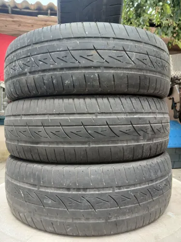 Vendo 4 pneus usados ,aro 15.