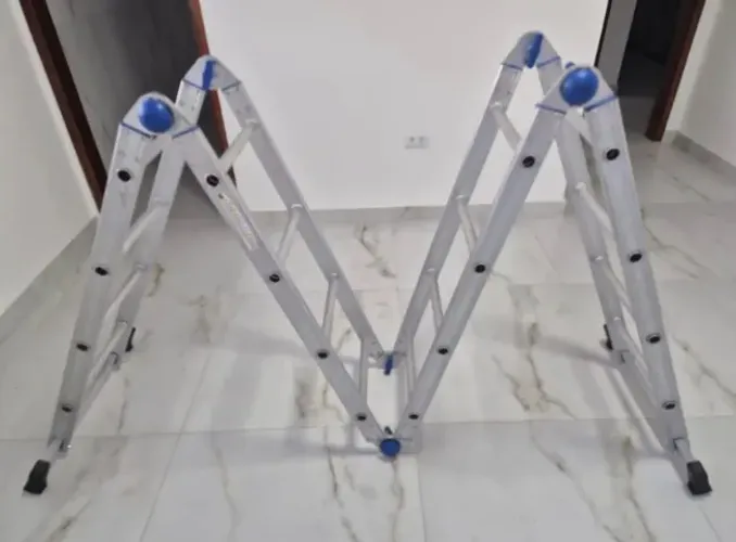 Escada profissional articulada 16 degraus - nunca usada