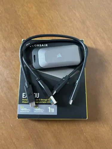 SSD externo Corsair EX100U 1TB