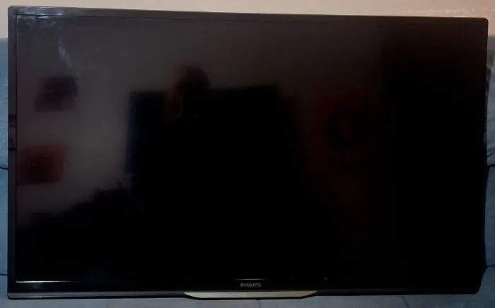 2 tvs smart 32 e 40 polegadas (Leia a descrição)