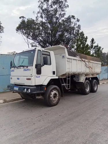 Ford Cargo 2628 6x4 Caçamba 12mtrs