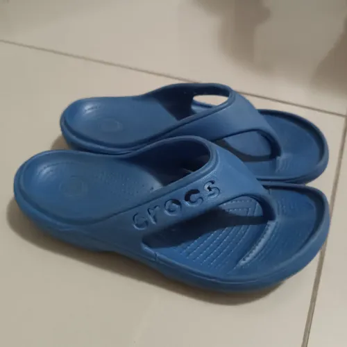 Chinelo Crocs 31