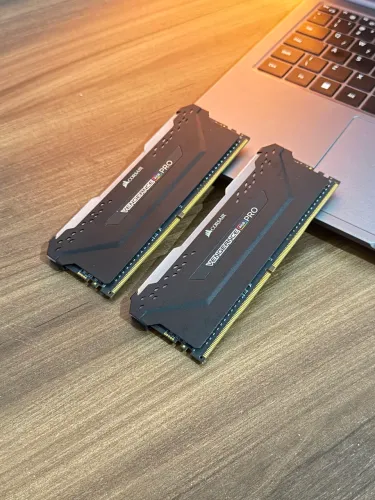 Memória RAM Corsair Vengeance RGB 16GB (2x8GB) 3200MHz DDR4 | Envio OLX Pay