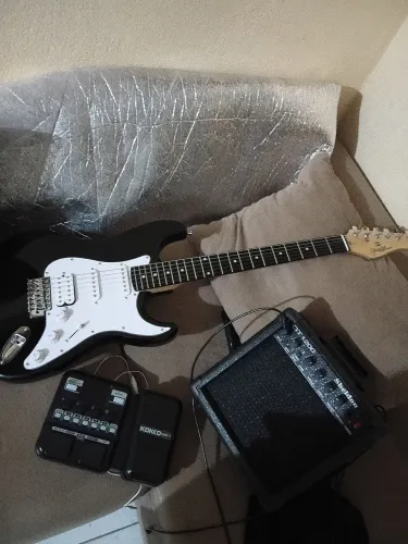 Kit Guitarra g101 + amp Sheldon + pedaleira + cabos, capa, correia