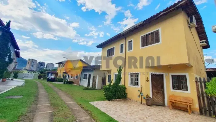 Sobrado com 2 dormitórios à venda, 64 m² por R$ 549.900,00 - Martim de Sá - Caraguatatuba/