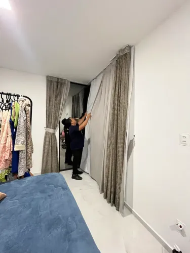 Cortina no Linho Cinza com Reposteiro Decorativo