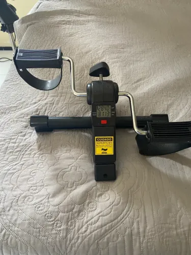Mini bicicleta ergométrica com indicador pra fisioterapia