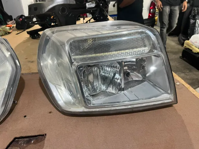 par de faróis Ford Ranger  2010 a 2012 