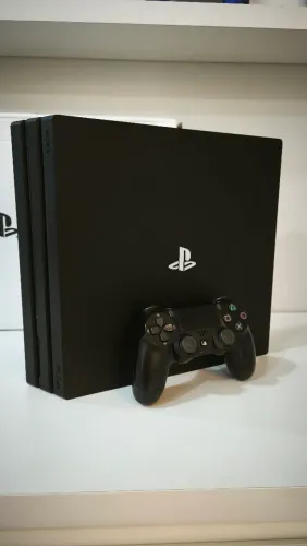 PS4 Pro 1TB +3 jogos de brinde
