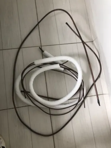 Lote de Tubos de Cobre e Isolante para Ar Split - Sobra de instalação.