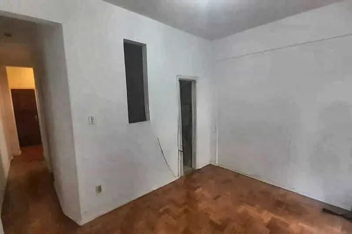 Apartamento : / Residencial / Glória