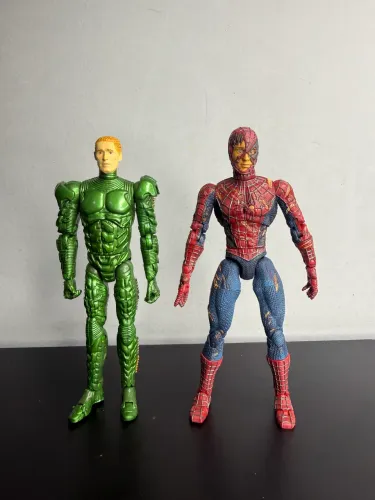 Boneco Spiderman Battle Ravaged Toy Biz