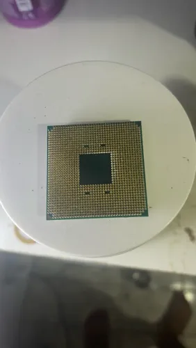 Vendo AMD Ryzen 5 3400g + cooler box amd