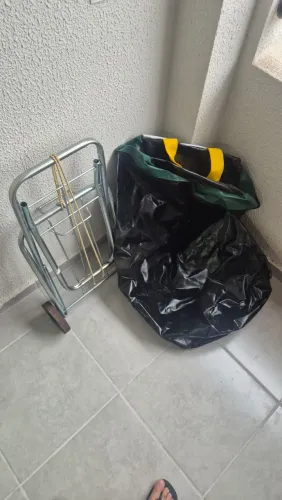 Carrinho de Carga Dobrável + Sacolão de Lona (Praticamente Novo!)