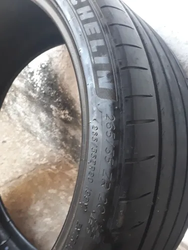 Pneu aro 20 semi novo