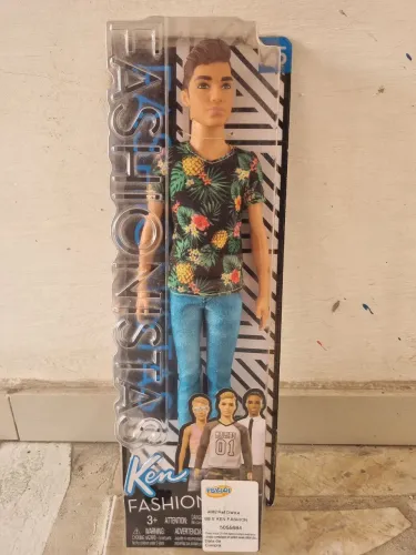 Boneco Ken Fashionista