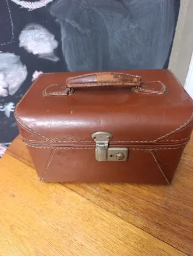 Antiga Frasqueira Necesserie Em Couro Vintage Retro Raridade