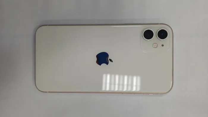 Vendo ou troco iPhone 11 - 128GB