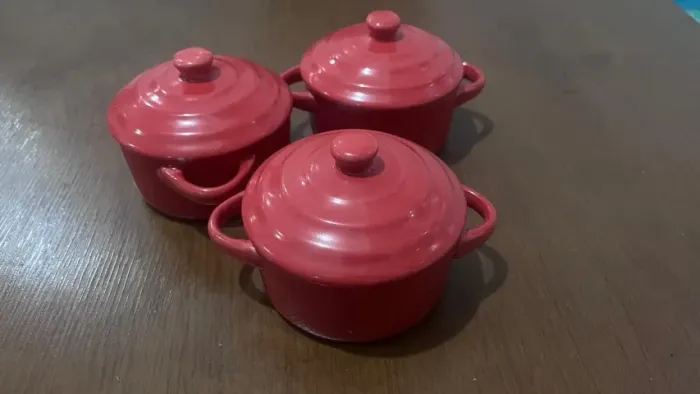Kit de mini caçarolas de porcelana