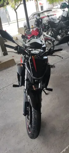 MOTO YAMAHA FZ25