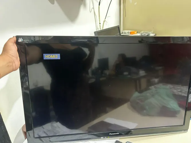 TV Panasonic 32" LCD + controle novo