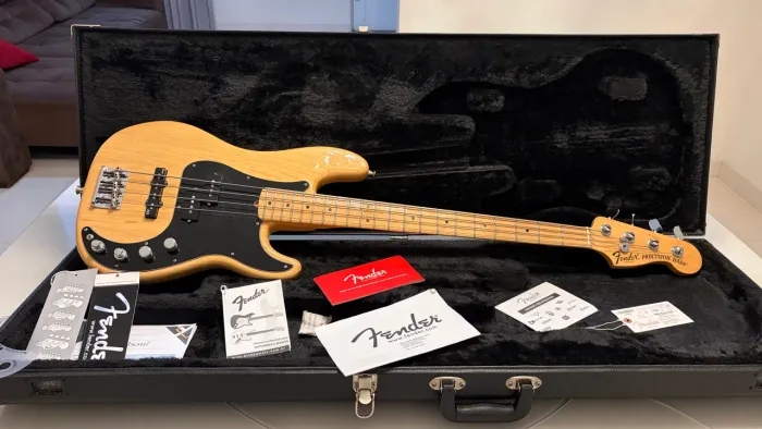 Baixo Fender Precision Americam Deluxe 