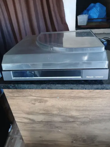 Toca-discos philco Hitachi