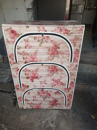 VENDO UMA SAPATEIRA NOVA