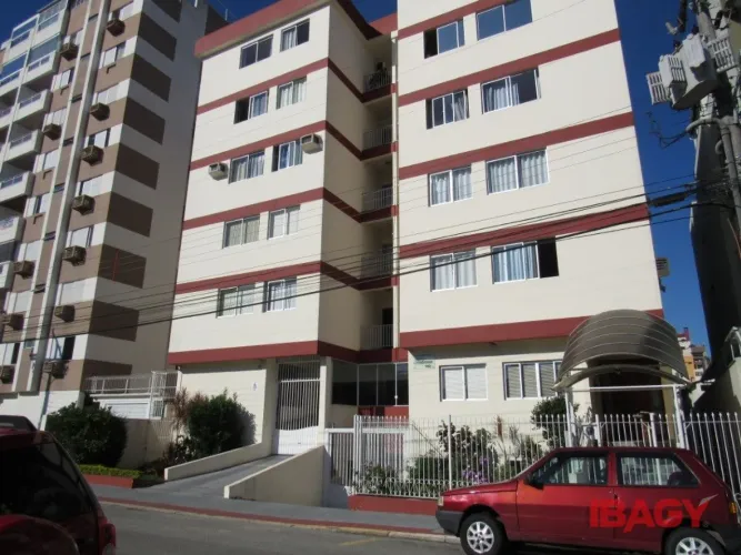 Excelente Apartamento 2 dormitório(s) em Balneário - Florianópolis