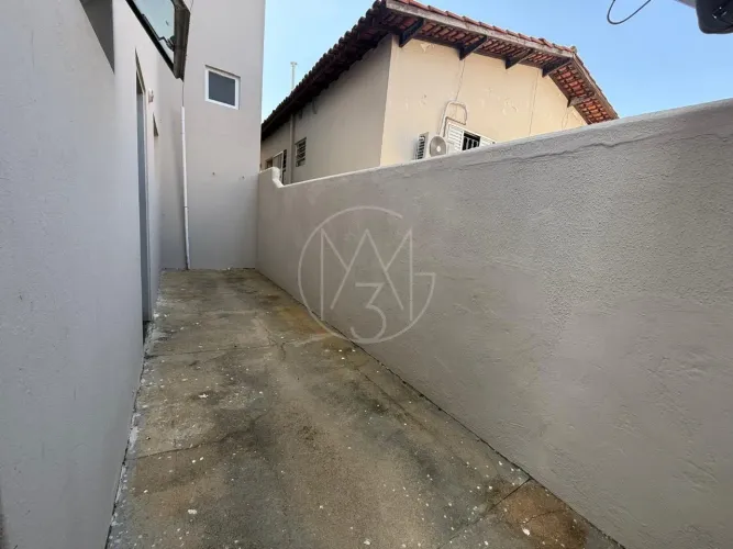 Apartamento Térreo à Venda na Vila Proost de Souza com Quintal e Vaga Coberta
