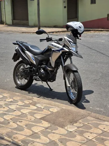 Vendo ou troco xre 190