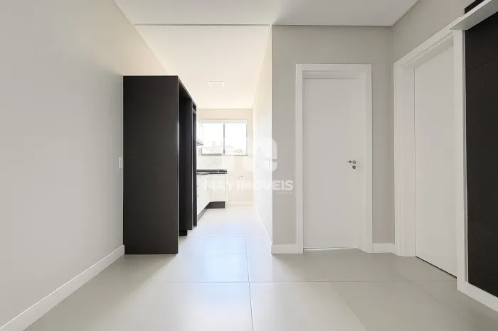 Apartamento com 01 dormitório semi mobiliado, localizado no bairro Fazenda - Itajaí/SC.