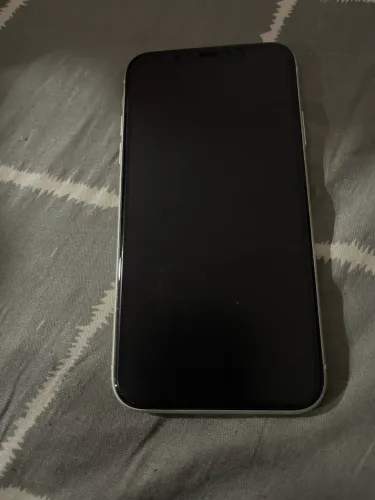 Celular iPhone 11