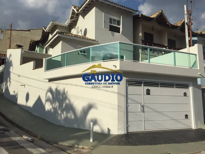 Excelente Sobrado À Venda- 2 Dorms- Garagem Para 2 Carros!