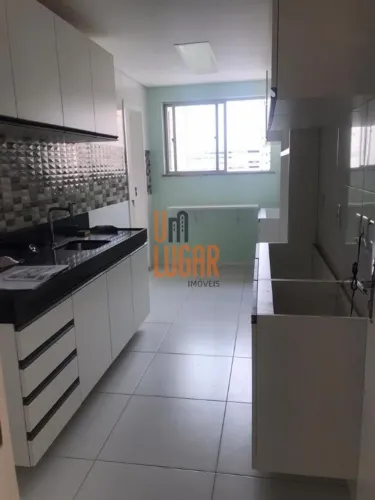 Um Lugar Imóveis vende ou aluga: Apartamento com 107m², 3 quartos e sacada no Ed. Brands H