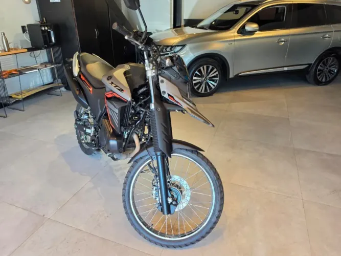 Yamaha Lander 2025/2025 modelo novo - 1.200 km - na garantia - ipva pago