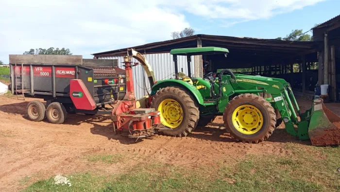 Venda trator e equipamentos