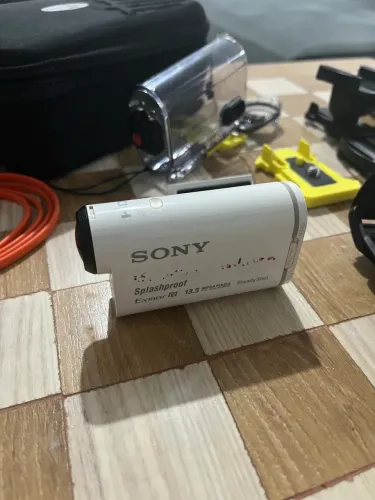 Câmera de ação SONY Hdr As100. + acessórios 