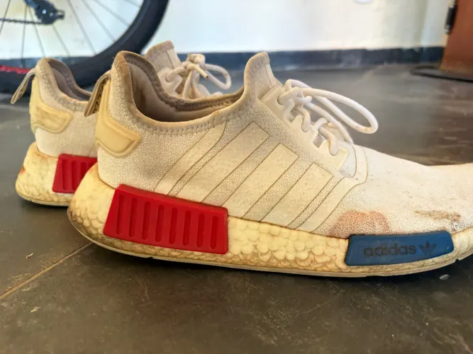 Tênis lendário Adidas NMD R1 Classic
