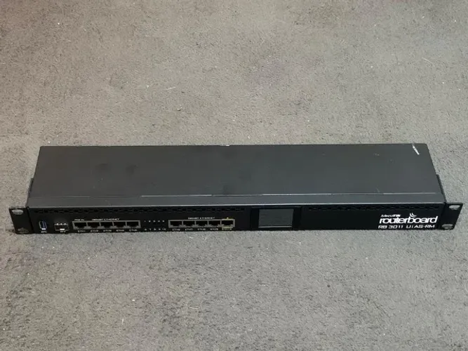 kit 3 Roteadores MikroTik RouterBOARD RB3011UiAS-RM - Ótimo Estado (Resetado)
