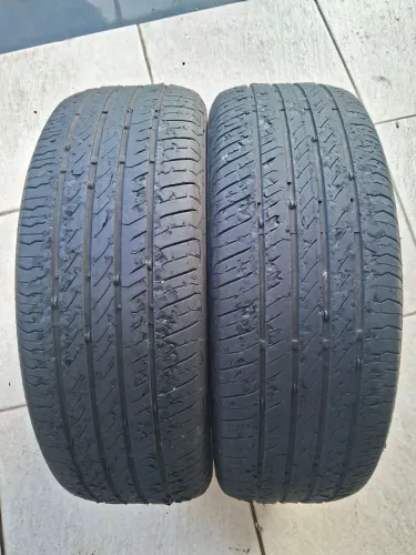 Pneus 205/60 R16 continental 