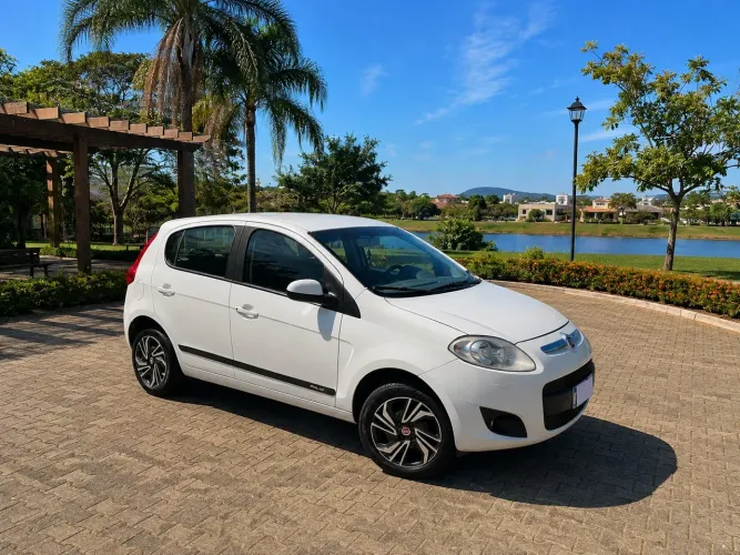 Fiat Palio Essence 1.6 Flex 16V 5P 2013