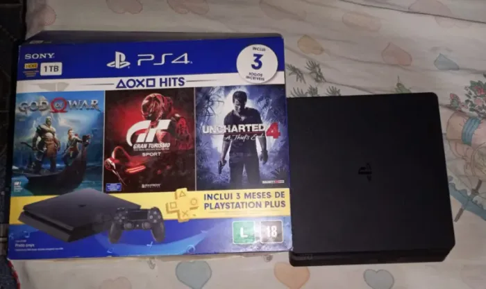 PS4 1TB 2 Controles com defeito