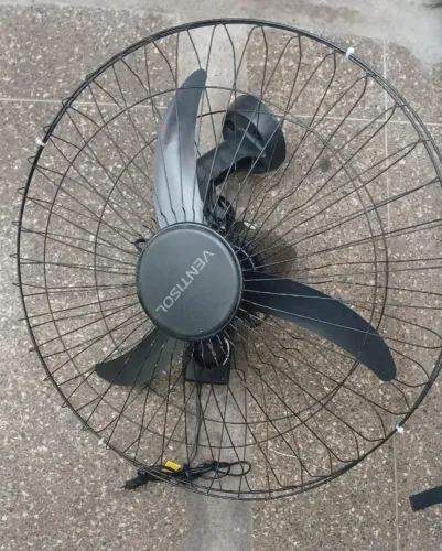 Ventilador de Parede Oscilante, 3 Pás Premium, Preto, 60cm, Bivolt