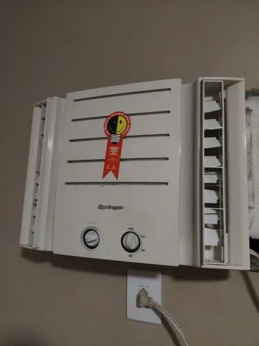 Ar condicionado Springs 7500 BTUs com defeito no compressor