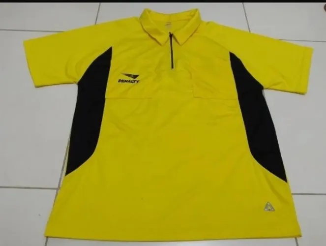 Camisa De Futebol Juiz Árbitro Penalty Amarela Bolsos Velcro