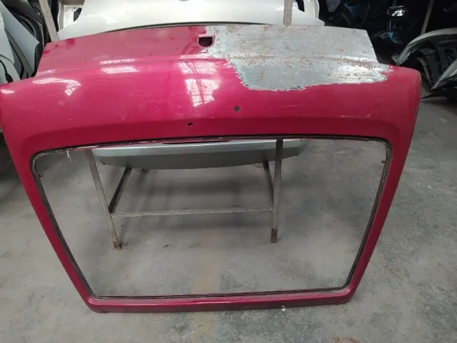Tampa Peugeot 205
