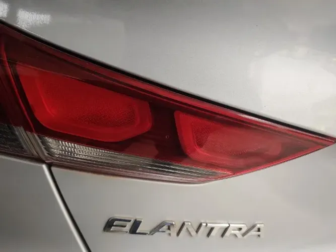 lanterna traseira da tampa Elantra 18
