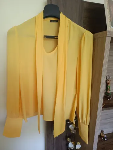 Blusa Feminina Amarela Coinage
