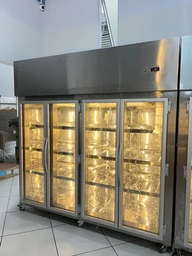 Geladeira/refrigerador expositora vertical de padaria e mercado em aço inox sob medida